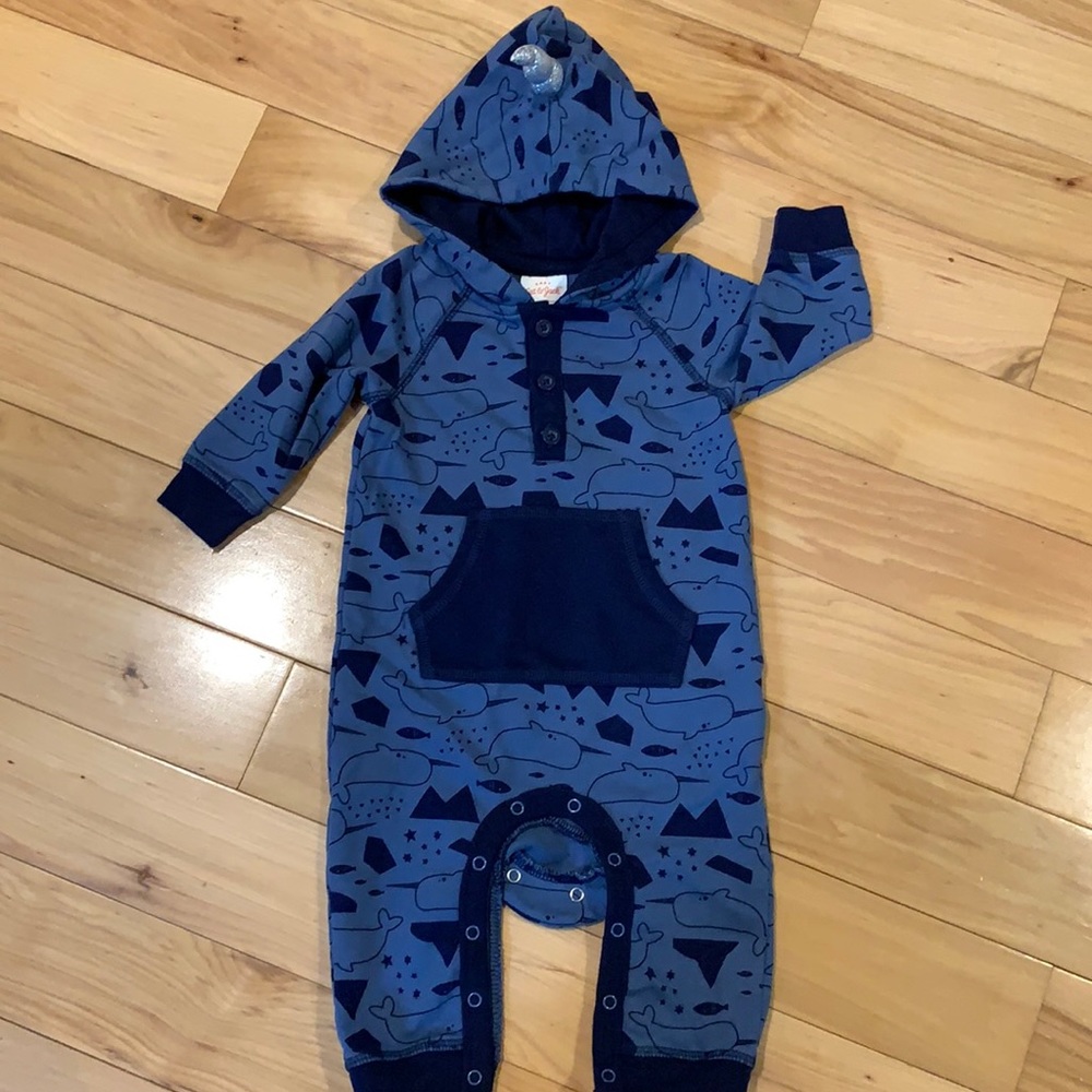 NARWHAL alert!! 3-6m navy and silver
